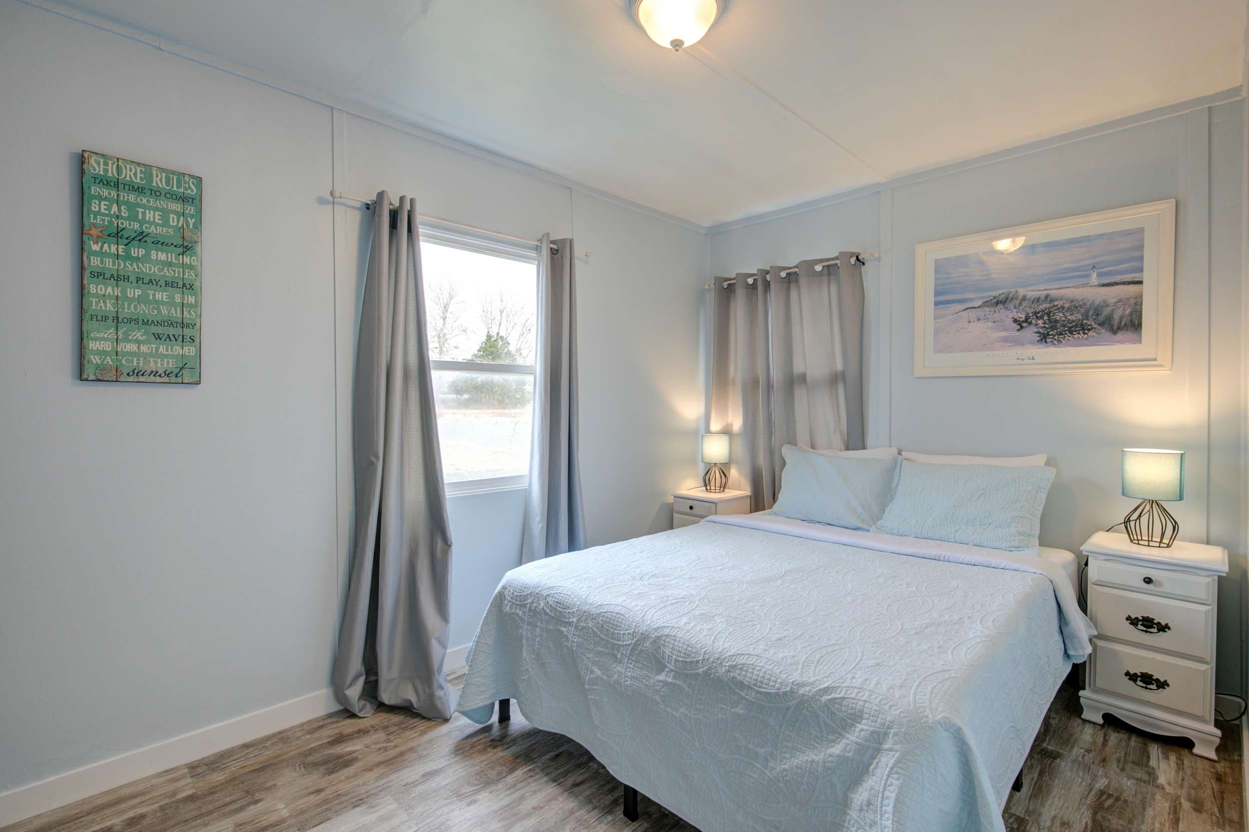 Comfortable queen bed, perfect for a restful night's sleep.